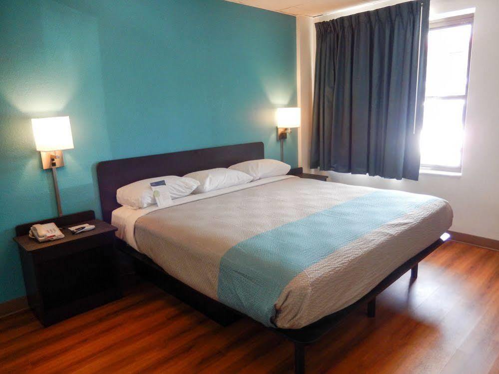 Motel 6-Elmsford, Ny - White Plains ภายนอก รูปภาพ