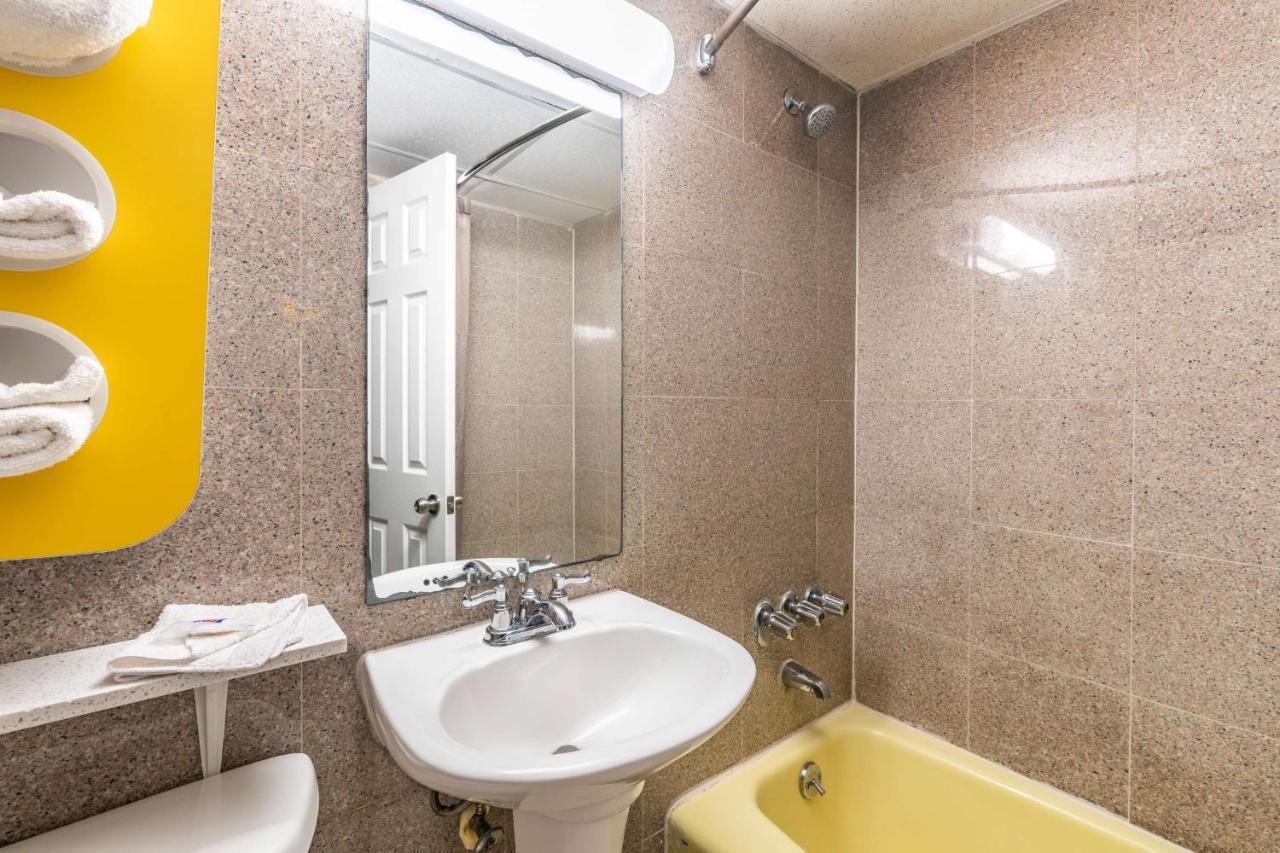 Motel 6-Elmsford, Ny - White Plains ภายนอก รูปภาพ