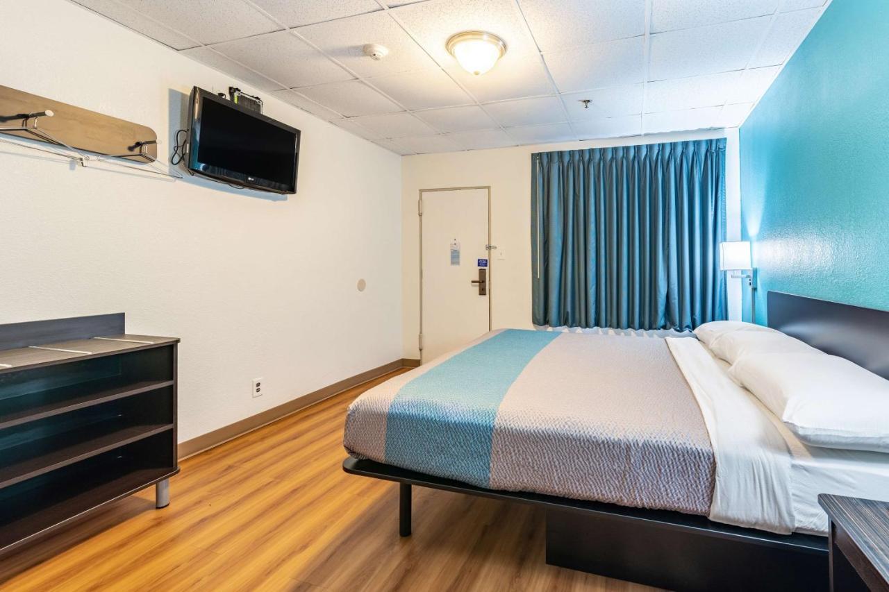 Motel 6-Elmsford, Ny - White Plains ภายนอก รูปภาพ