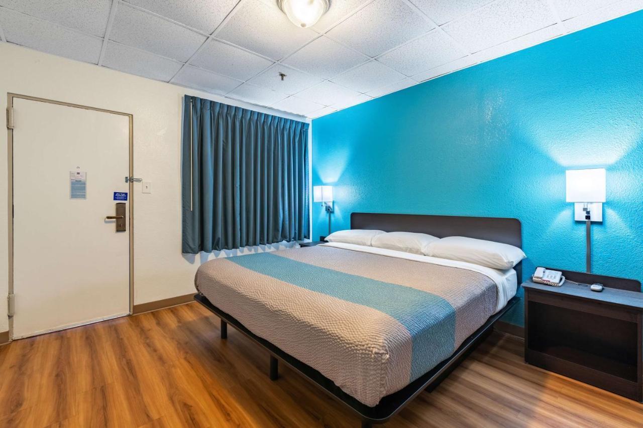 Motel 6-Elmsford, Ny - White Plains ภายนอก รูปภาพ